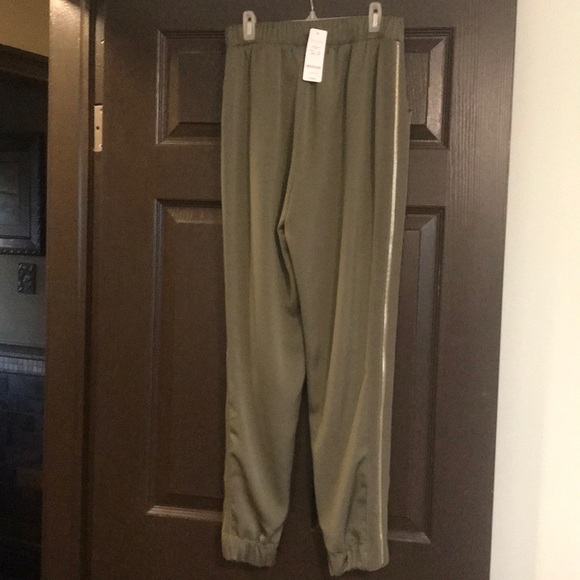 BeBe Khaki Green Elastic Waist & ankle zipper pant - Picture 3 of 5